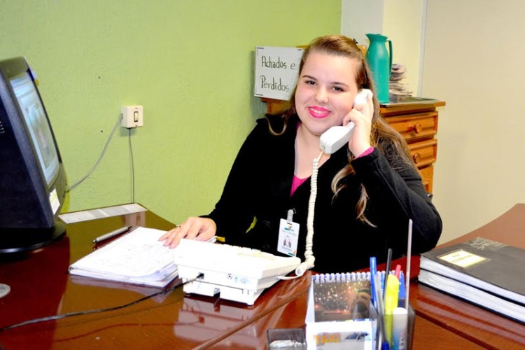 Resultado de imagem para TELEFONISTA